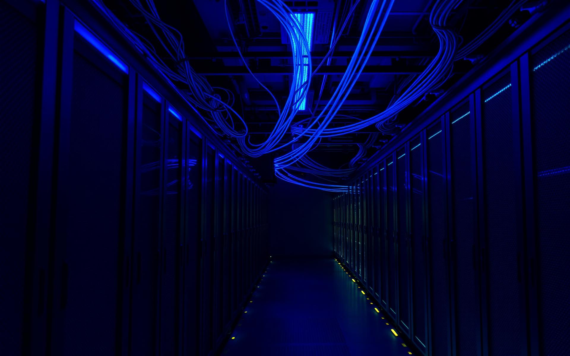 Data center com infraestrutura de fibra óptica Triunfo Internet